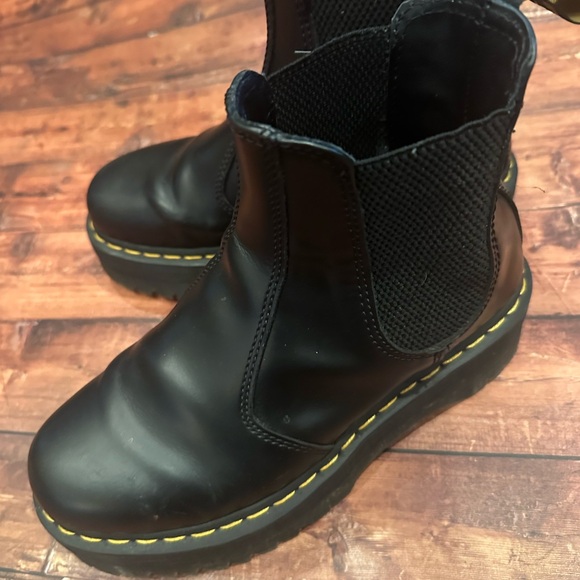Dr. Martens Black Platform Chelsea Boots 8 - Picture 4 of 6